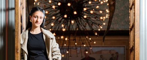 history student in gallery